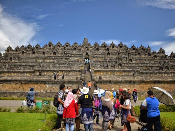 Travel To Yogjakarta – Jakarta: Bila wanita 7bulan mendaki Candi Borobudur